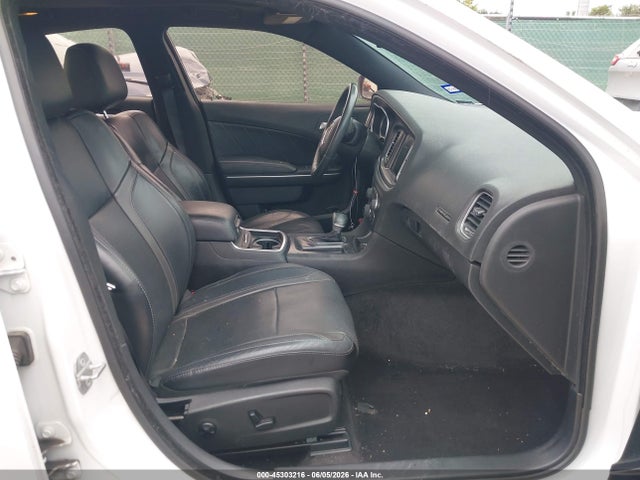 2015 Dodge CHARGER SXT photo 5