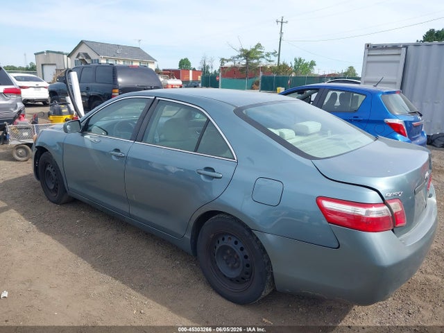 2009 Toyota CAMRY LE photo 3