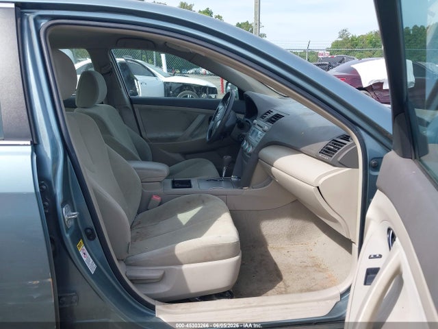 2009 Toyota CAMRY LE photo 5