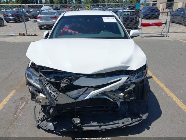2018 Toyota CAMRY SE photo 6