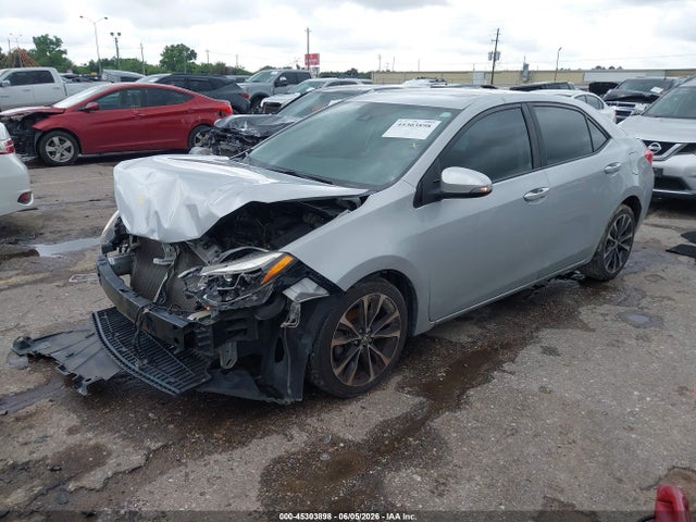 2017 Toyota COROLLA SE photo 2