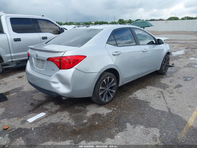 2017 Toyota COROLLA SE photo 4