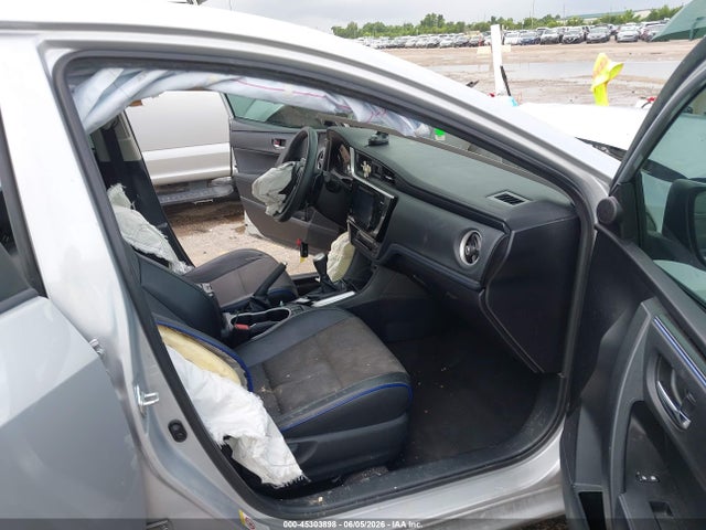 2017 Toyota COROLLA SE photo 5