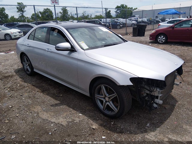 2017 Mercedes-BENZ E 300 4MATIC photo 1