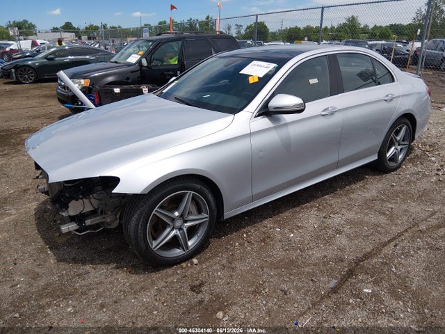 2017 Mercedes-BENZ E 300 4MATIC photo 2