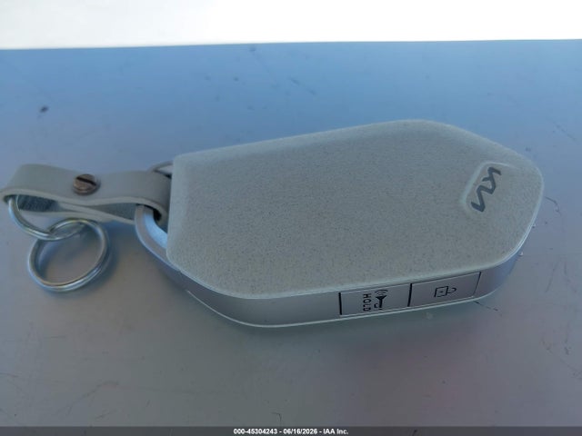 2025 KIA EV6 LIGHT LONG RANGE RWD 11