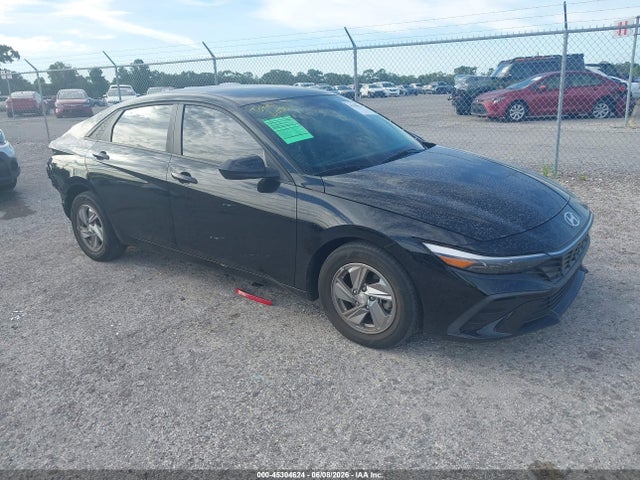 2024 Hyundai ELANTRA SE 照片 1