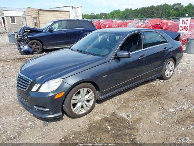 2012 Mercedes-BENZ E 350 BLUETEC 照片 2