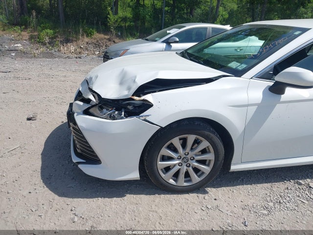 2020 Toyota CAMRY LE photo 6