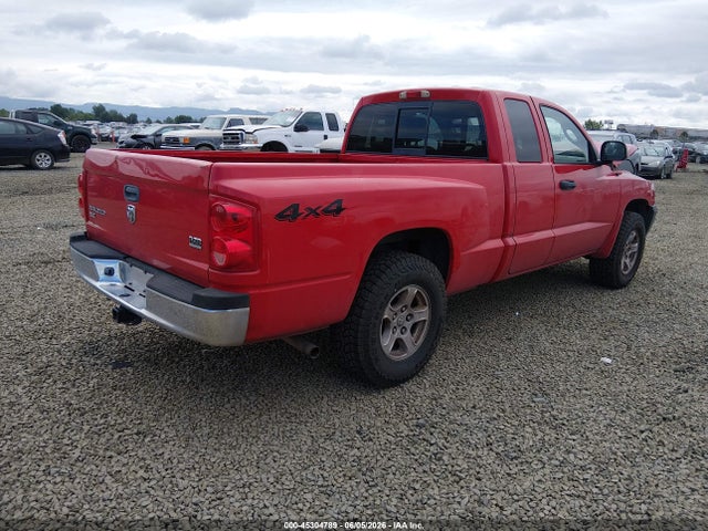 2005 Dodge DAKOTA SLT photo 4