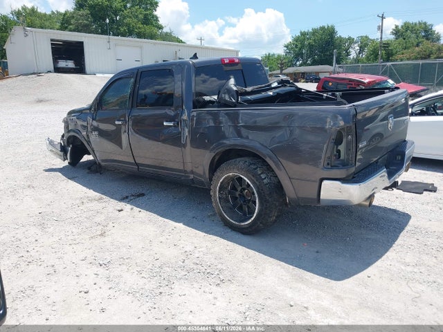 2016 RAM 1500 LARAMIE photo 3