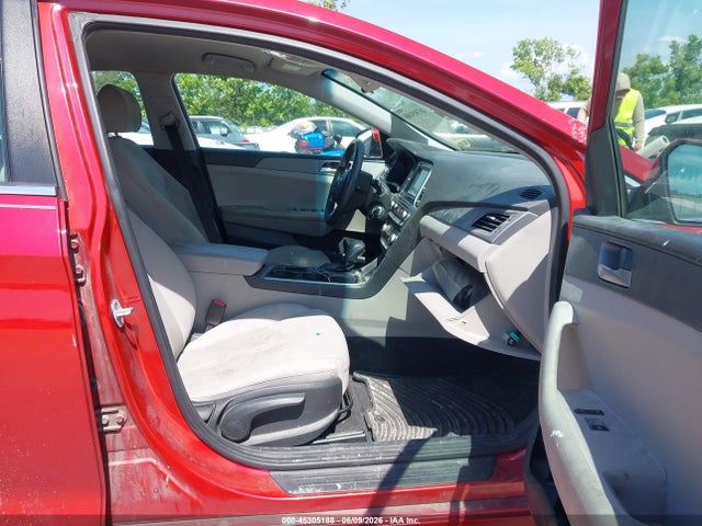 2018 Hyundai SONATA SE photo 5