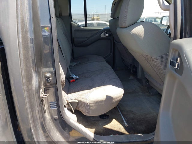2015 Nissan FRONTIER SV photo 8