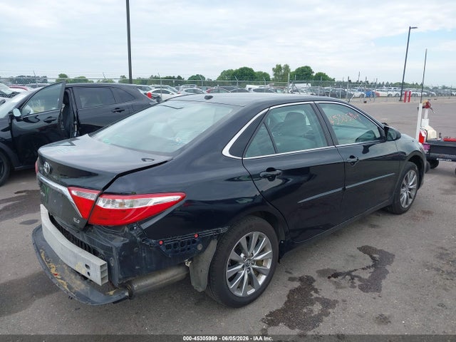 2017 Toyota CAMRY XLE photo 4