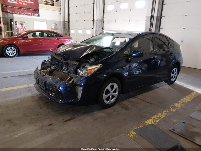 صورة 2 لـ 2015 Toyota PRIUS TWO