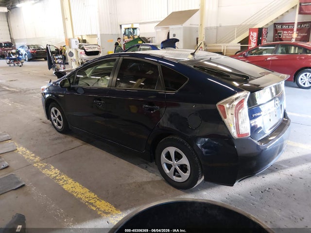 صورة 3 لـ 2015 Toyota PRIUS TWO