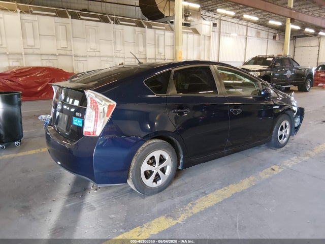 صورة 4 لـ 2015 Toyota PRIUS TWO