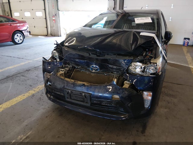 صورة 6 لـ 2015 Toyota PRIUS TWO