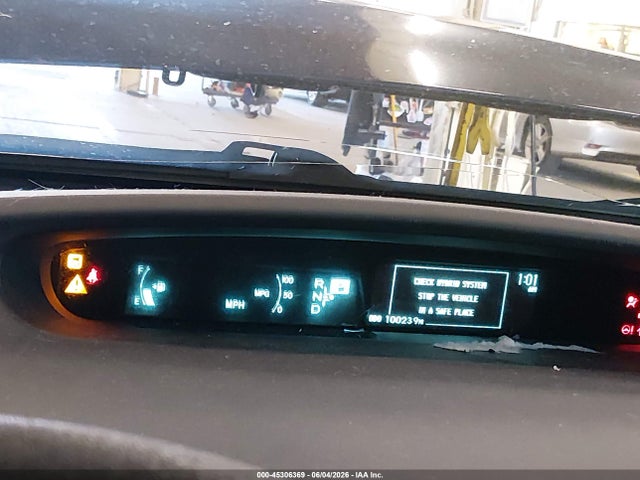 صورة 7 لـ 2015 Toyota PRIUS TWO