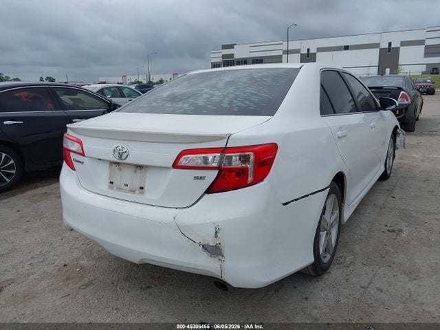 2014 Toyota CAMRY SE photo 4