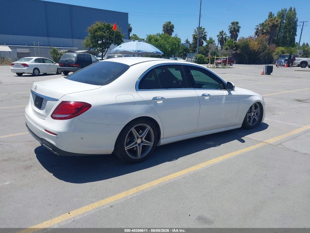 2017 Mercedes-BENZ E 300 照片 4