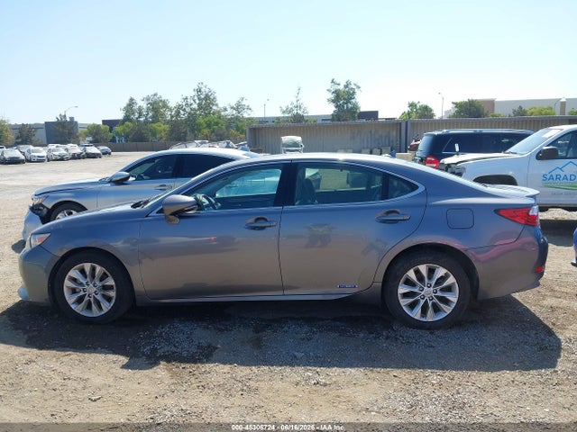 2013 Lexus ES 300H — миниатюра 14