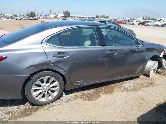 2013 Lexus ES 300H 照片 6