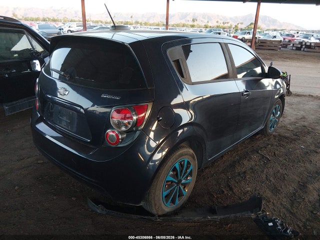 صورة 4 لـ 2015 Chevrolet SONIC LS AUTO