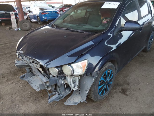 صورة 6 لـ 2015 Chevrolet SONIC LS AUTO