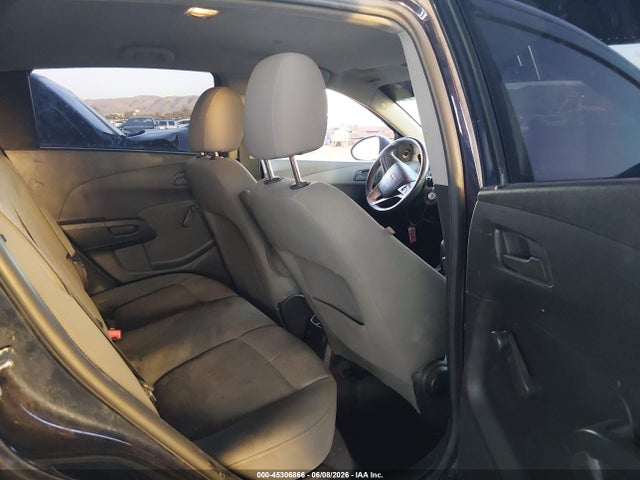 صورة 8 لـ 2015 Chevrolet SONIC LS AUTO