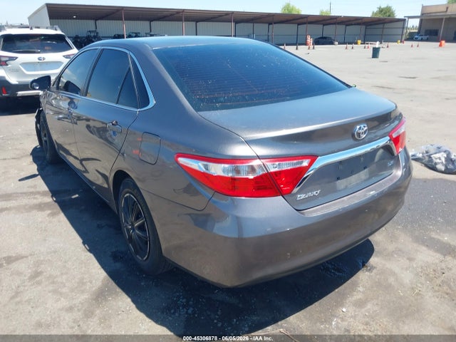 2017 Toyota CAMRY LE — фото 3
