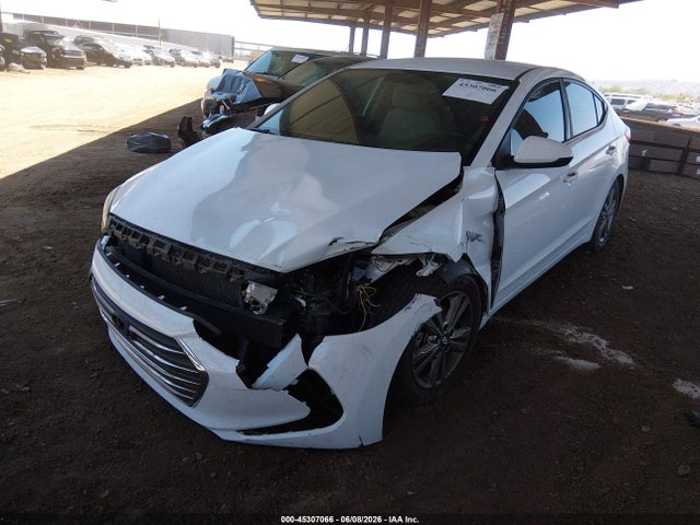 صورة 2 لـ 2017 Hyundai ELANTRA SE