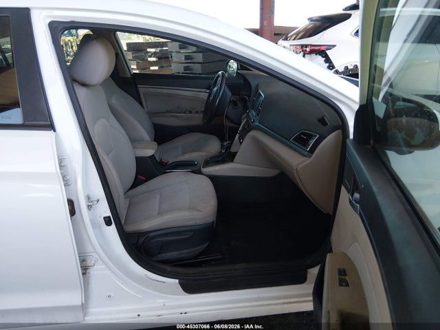 صورة 5 لـ 2017 Hyundai ELANTRA SE