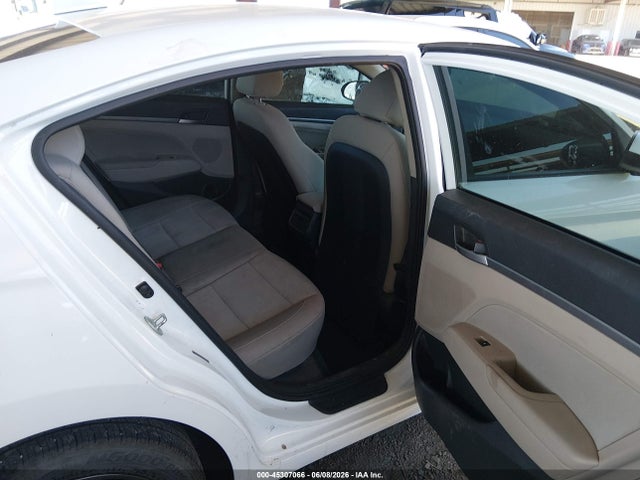صورة 8 لـ 2017 Hyundai ELANTRA SE