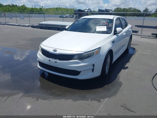 2017 KIA OPTIMA LX — фото 2