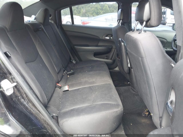 2014 Chrysler 200 LX 照片 8
