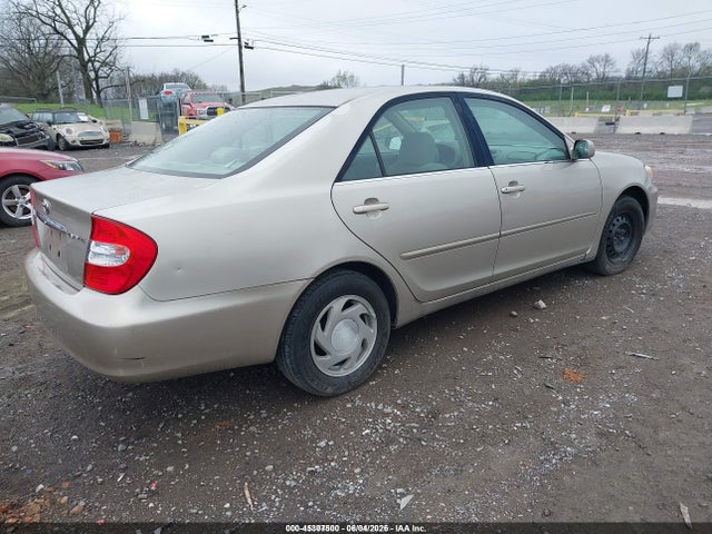 2004 Toyota CAMRY LE photo 4