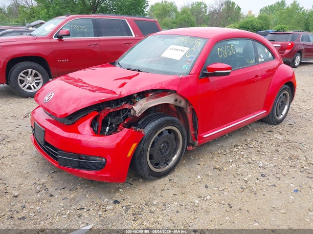 2012 Volkswagen BEETLE 2.5L photo 2