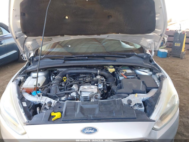 FORD FOCUS SE - 10