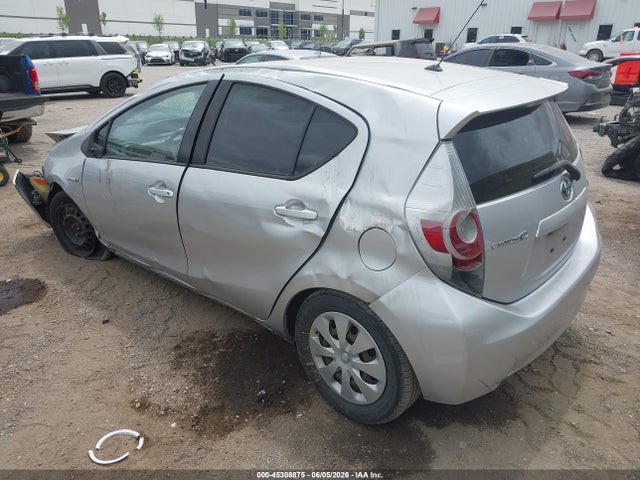 صورة 3 لـ 2013 Toyota PRIUS C TWO