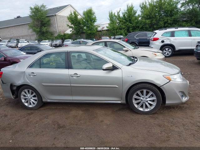 صورة مصغرة 13 لـ 2014 Toyota CAMRY HYBRID XLE