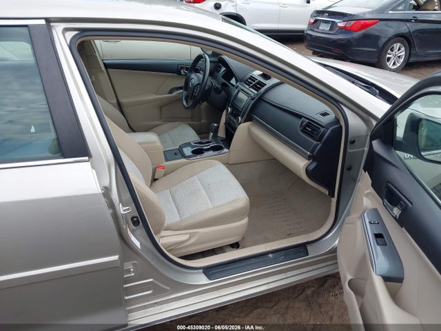 2014 Toyota CAMRY HYBRID XLE photo 5