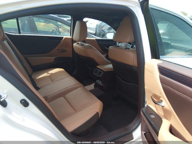 2020 Lexus ES 300H 照片 8