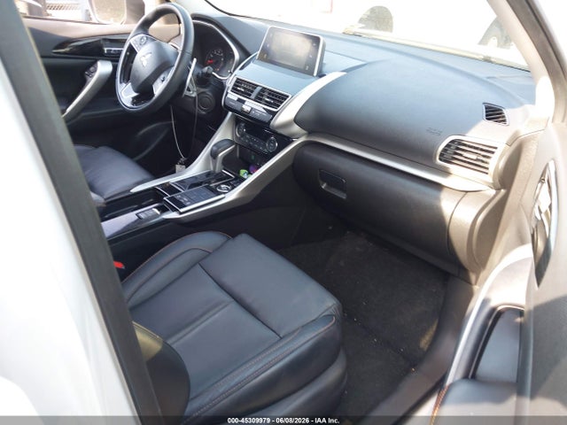 2019 MITSUBISHI ECLIPSE CROSS SE/SEL 5