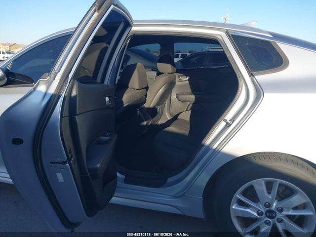 2018 KIA OPTIMA LX — фото 8