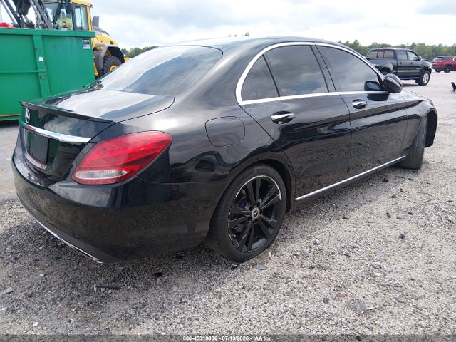 صورة 4 لـ 2018 Mercedes-BENZ C 300