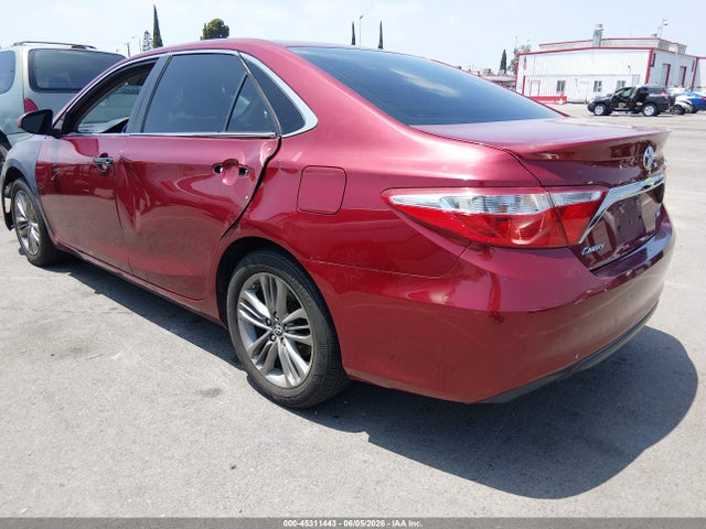 2017 Toyota CAMRY SE thumbnail 3