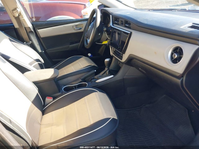 2019 Toyota COROLLA LE photo 5