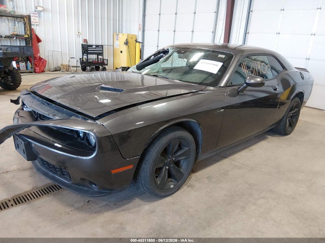 2016 Dodge CHALLENGER SXT — фото 2