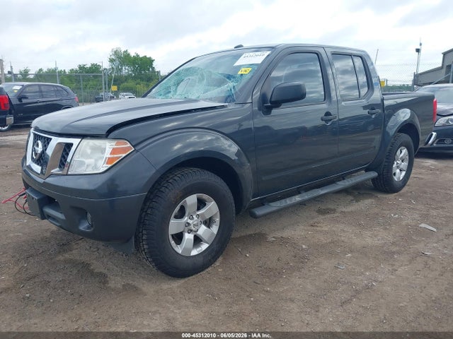 2013 Nissan FRONTIER SV 照片 2